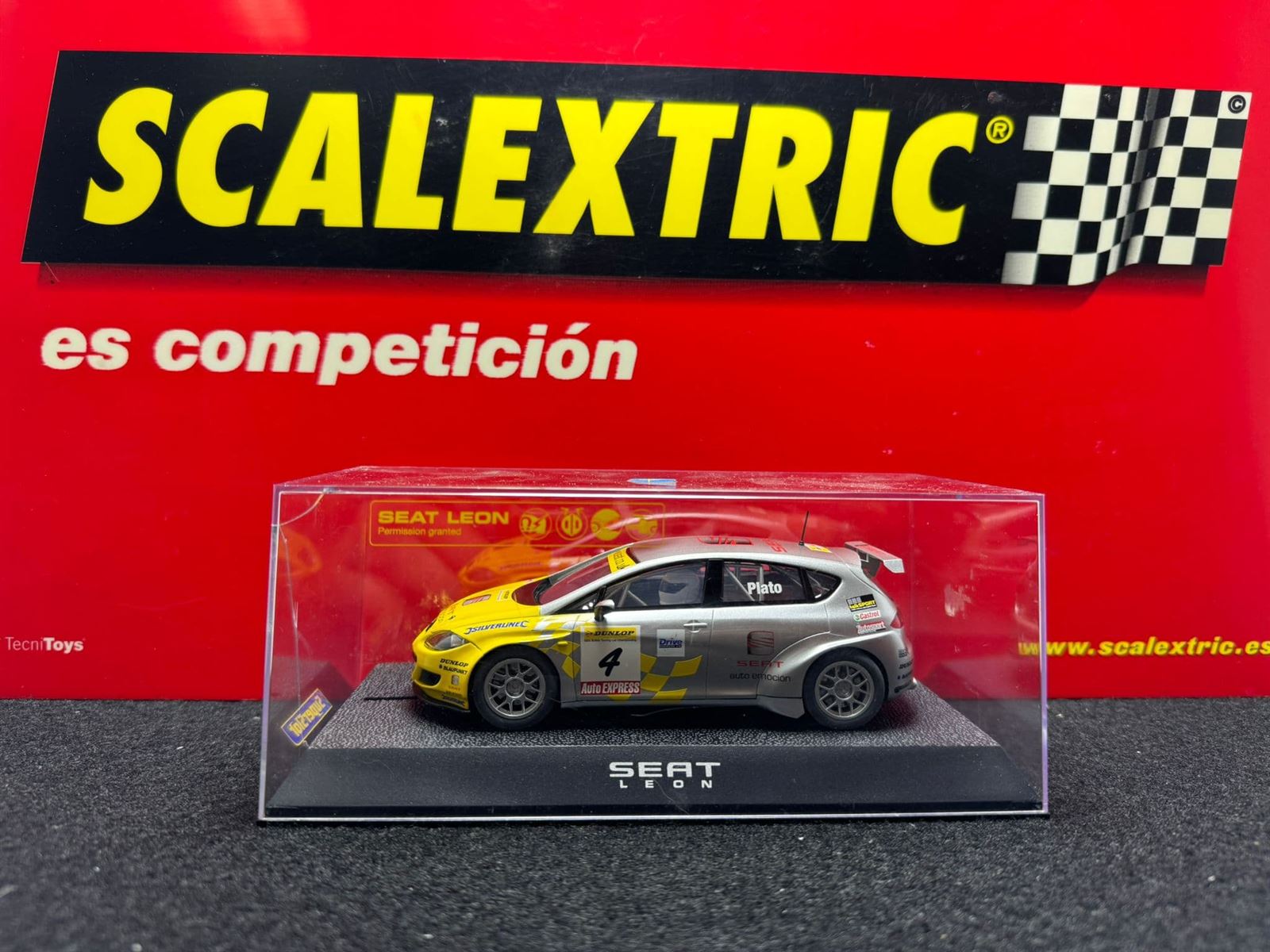 Coche Scalextric Seat León nº 4 - Imagen 1