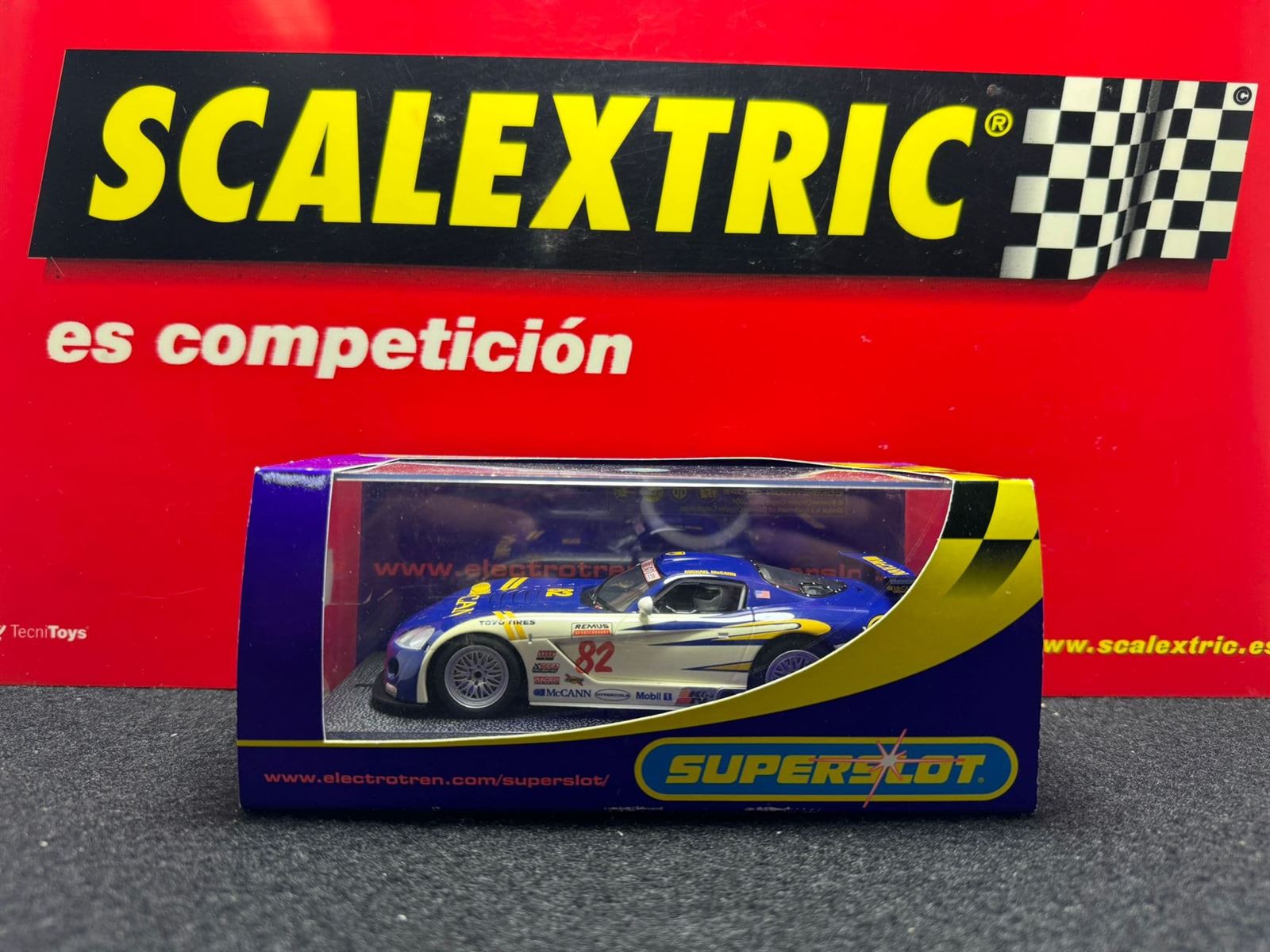 Coche Scalextric Superslot Dodge Viper Competition Coupe McCann nº82 - Imagen 1