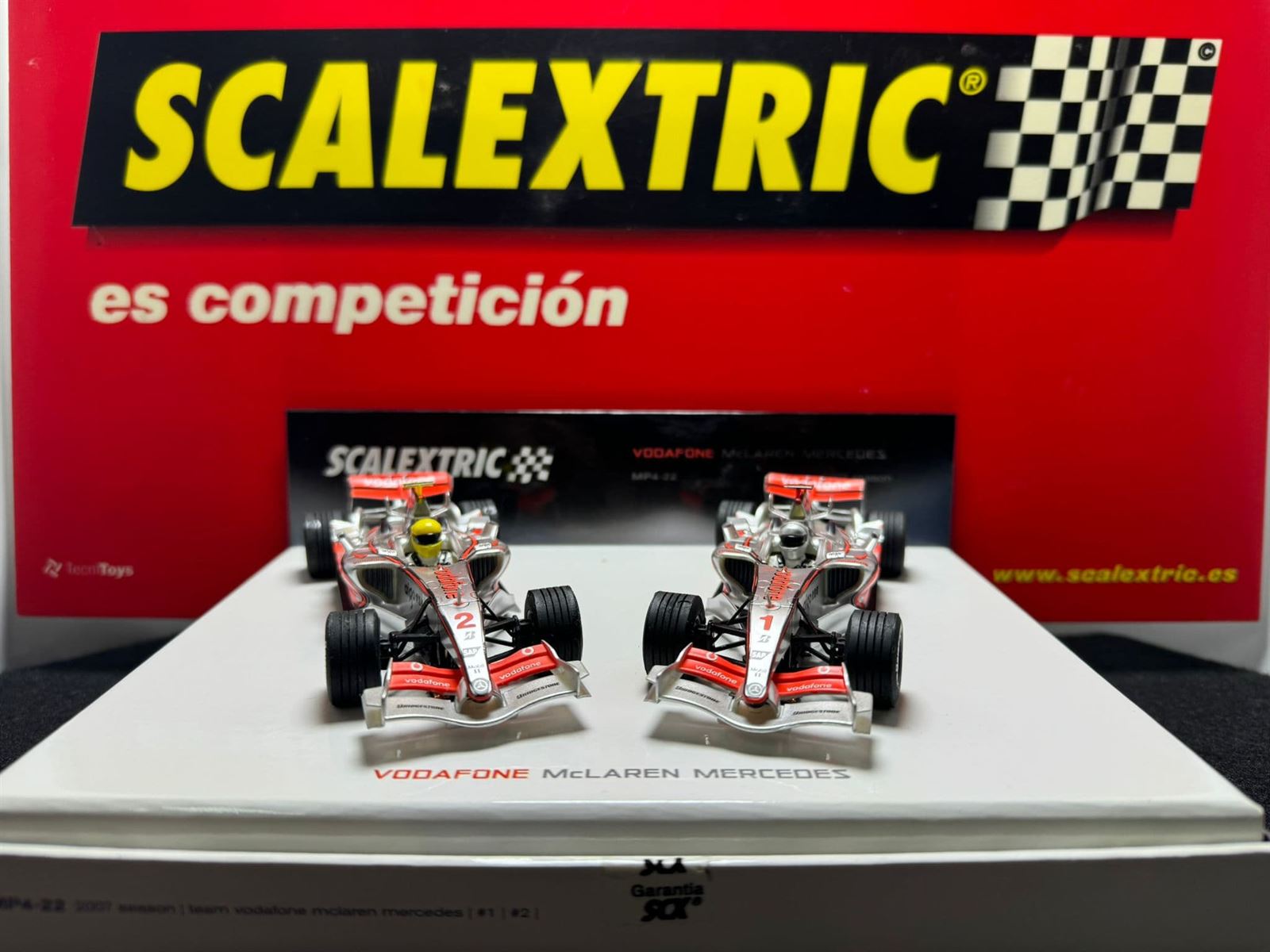 Coche Scalextric Vodafone McLaren Mercedes - Imagen 1